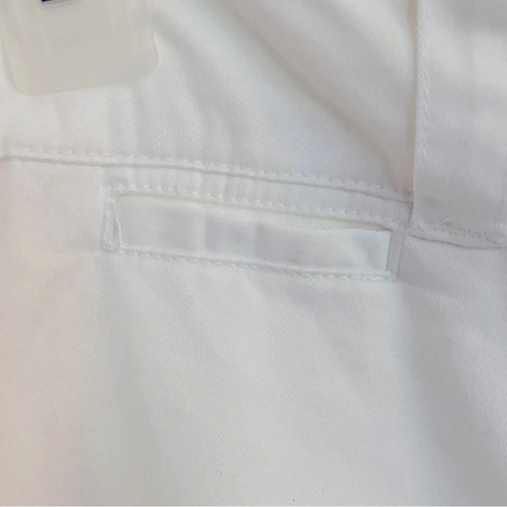 Chino NY white low rise size 2 capris. Side Slit at hem w/2 back pockets 1 front - Picture 4 of 5